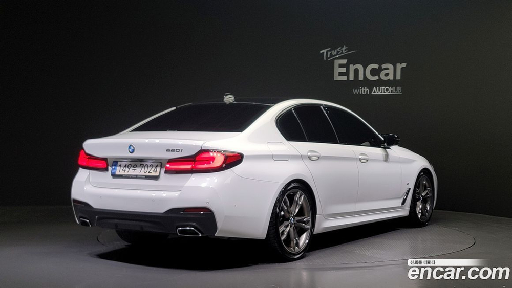 BMW 5 Series (G30) 520i M Sports (08.2021)