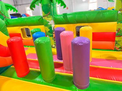 Коммерческий надувной батут "Джунгли" с горкой, 10*6*4.5 м