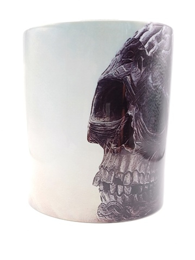 Кружка подарочная с черепом