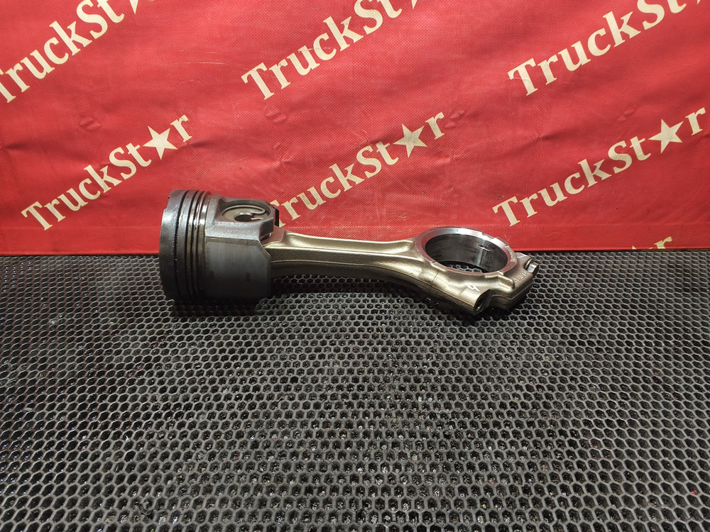 Поршень с шатуном 2020г