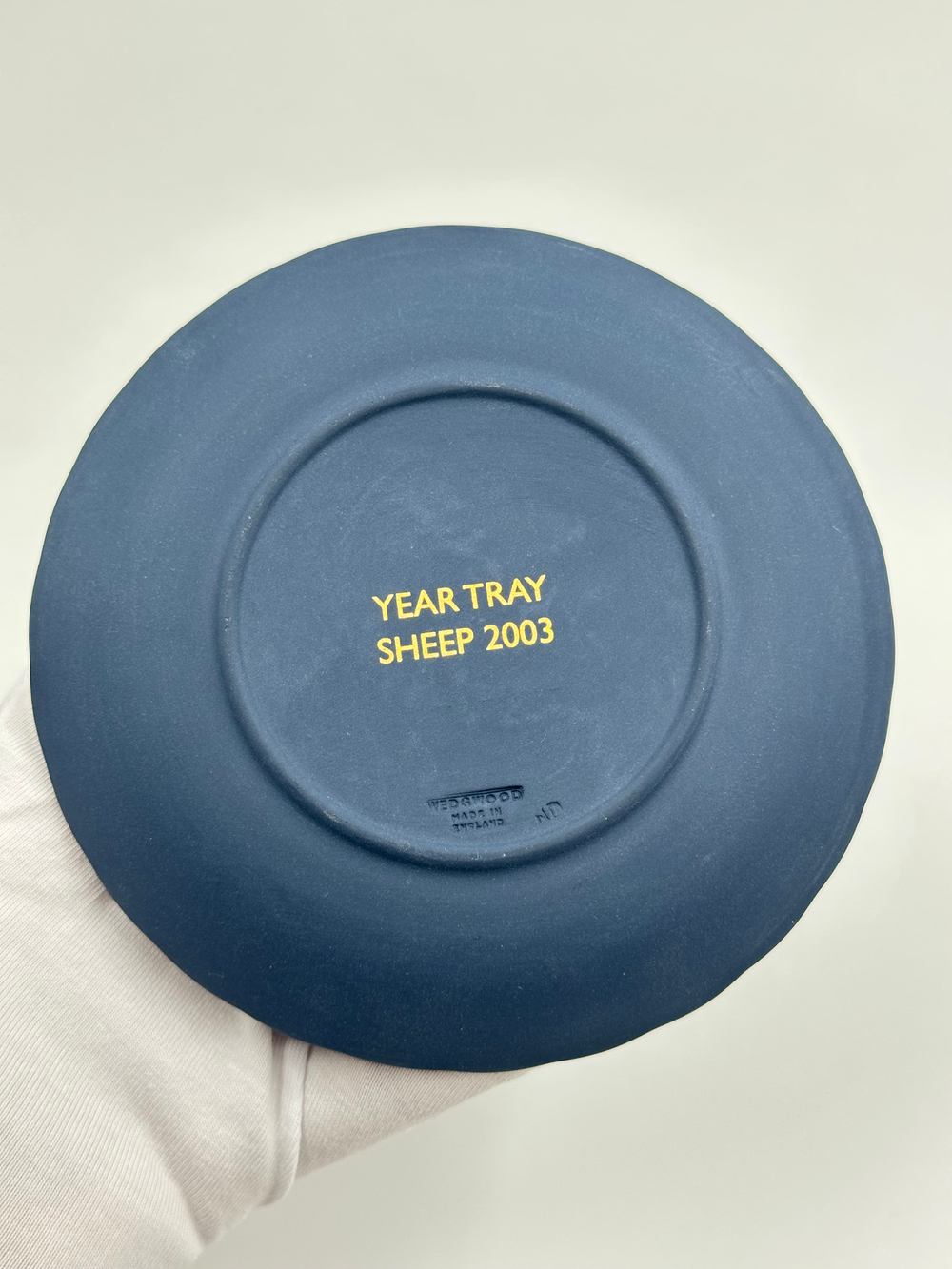 Тарелка декоративная Wedgwood «Год Овцы» тёмно-синяя
