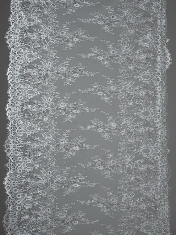 07-02 Кружево реснички (шантильи) широкое, 75 см, айвори 004