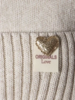 Шапка для девочки на осень