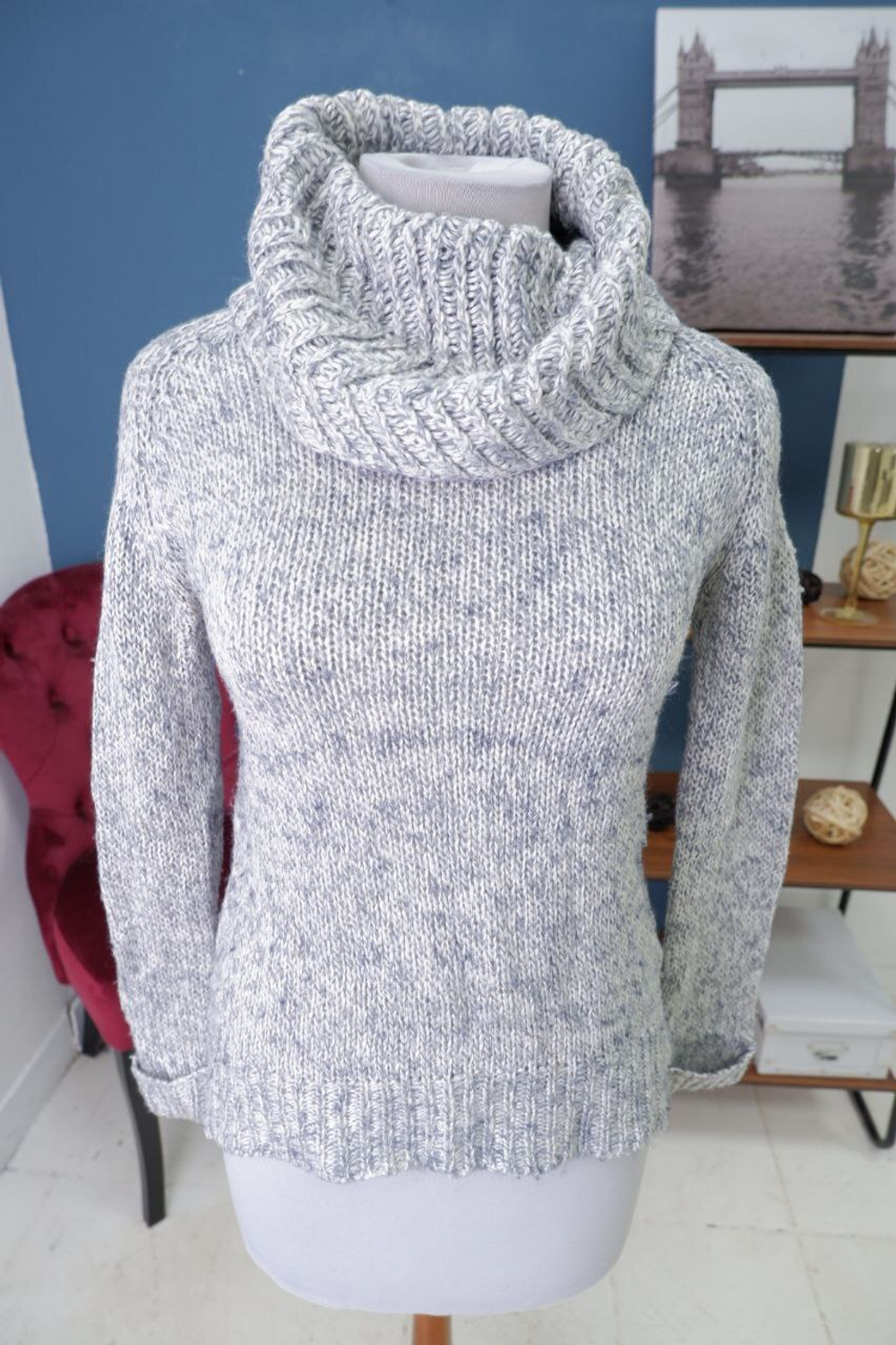 Джемпер Ostin светлый 42 размер