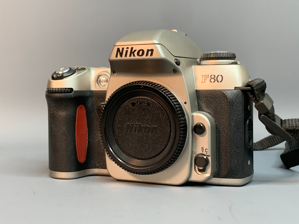 Nikon F80 не видит пленку