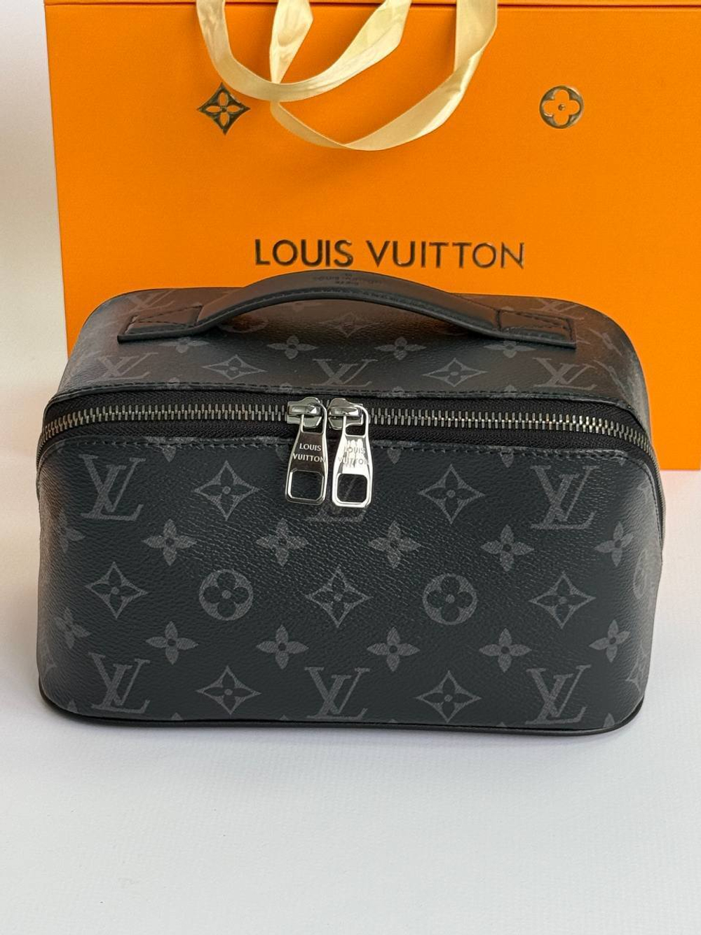 Несессер Louis Vuitton