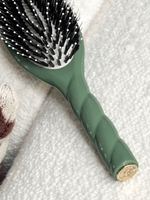 La Bonne Brosse Массажная расческа для волос N 03 Essential Sensitive Scalp Brush - Creamy White