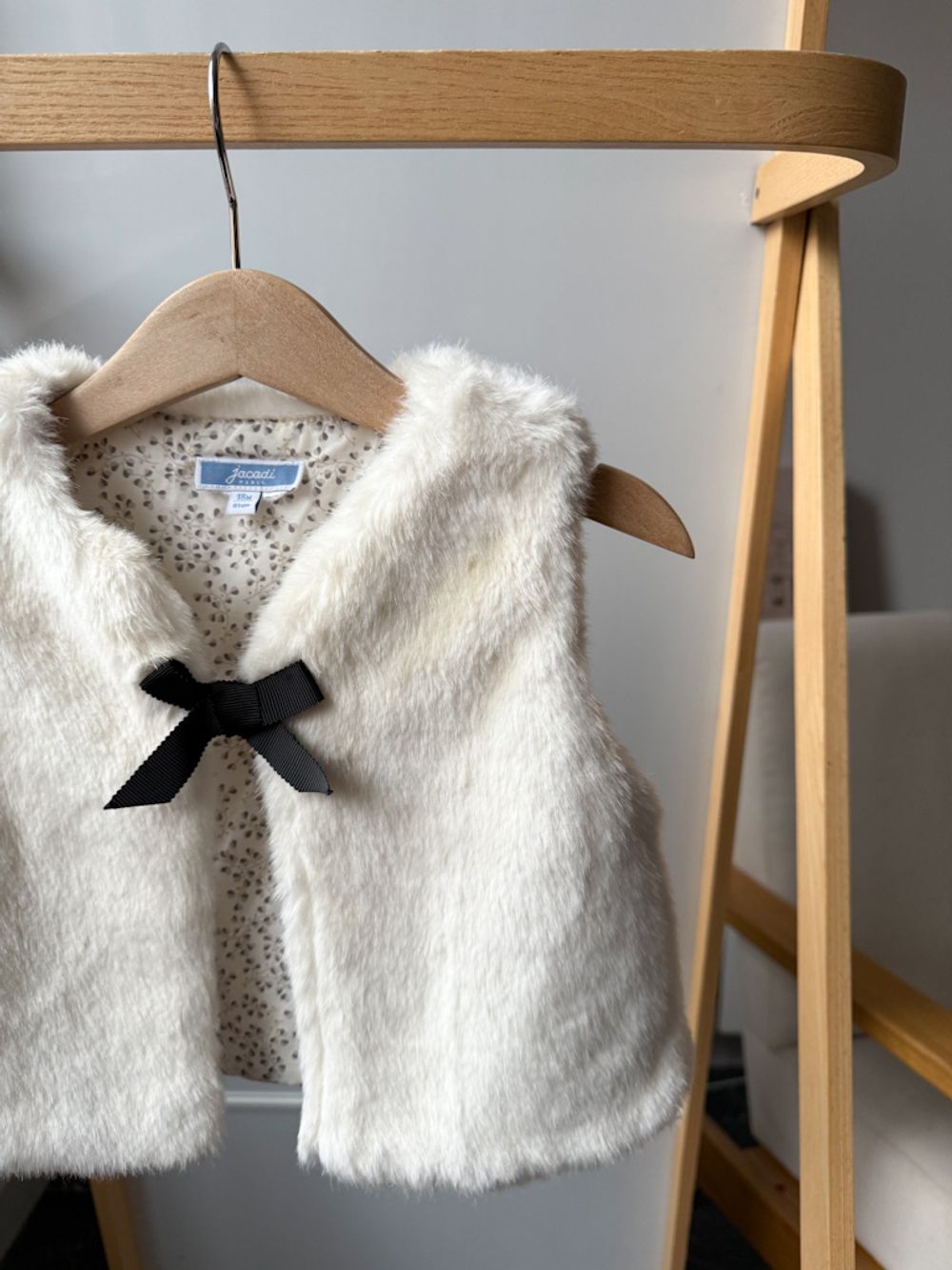 Жилет из экомеха Jacadi, 86