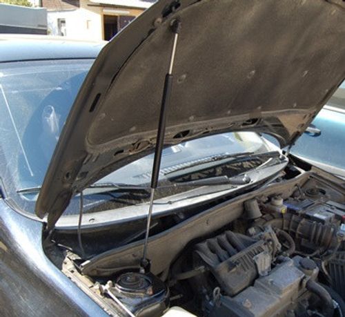 Амортизатор (упор) капота на Lada (ВАЗ) Granta 05-02(с 2011 по 2018 г.в.)Autoinnovation