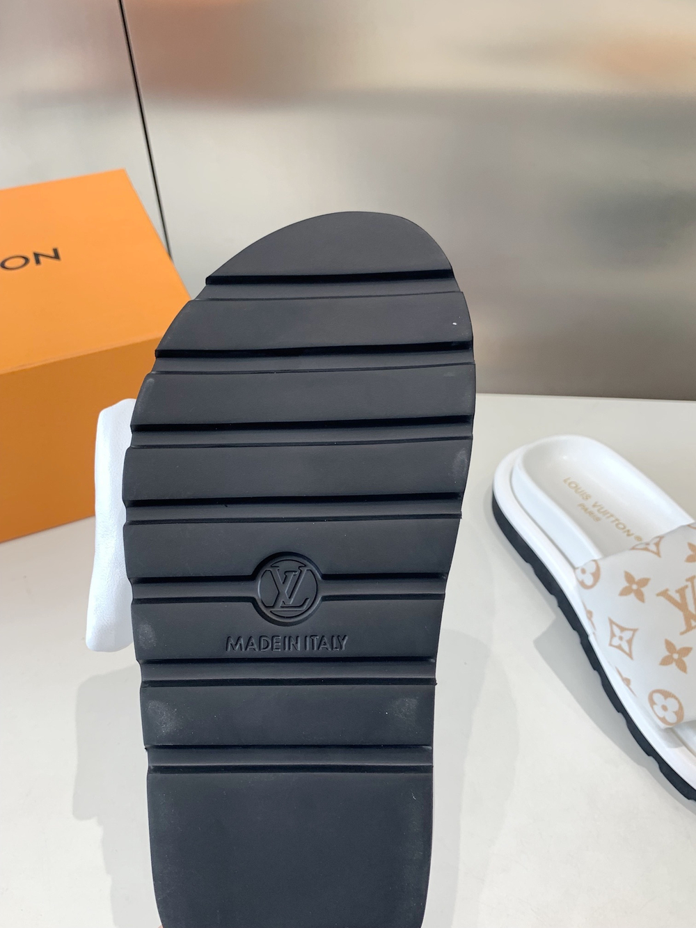 Louis Vuitton Pool Pillow Flat Comfort Mule