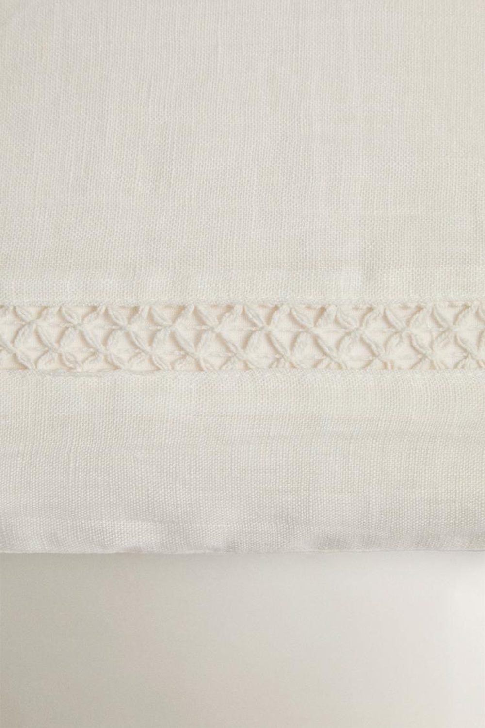 ZARA HOME ЛЬНЯНОЙ ЧЕХОЛ ДЛЯ ДЕКОРАТИВНОЙ ПОДУШКИ, ЖЕЛТОВАТО-БЕЛЫЙ