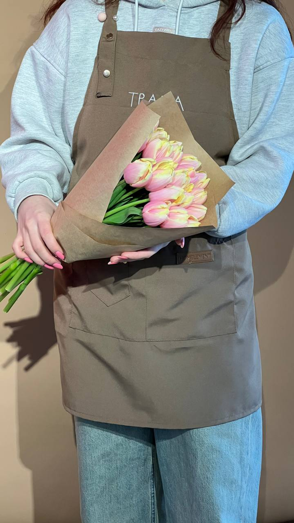 Охапка 20 тюльпанов нежных розовых оттенков