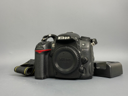 Nikon D7000 11.000 кадров