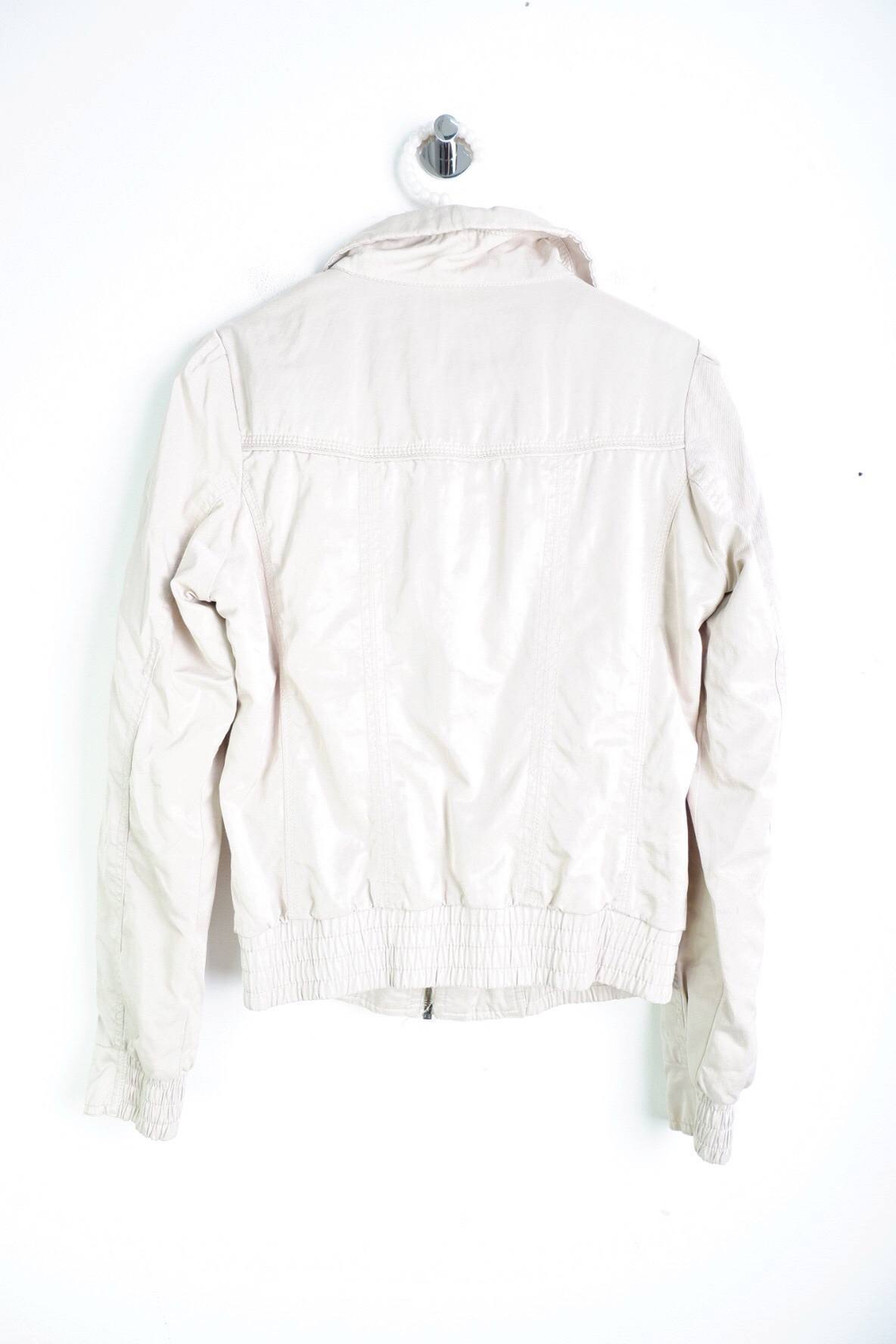 Куртка Bershka для теплой осени, маркировка М, визуально 46 размер