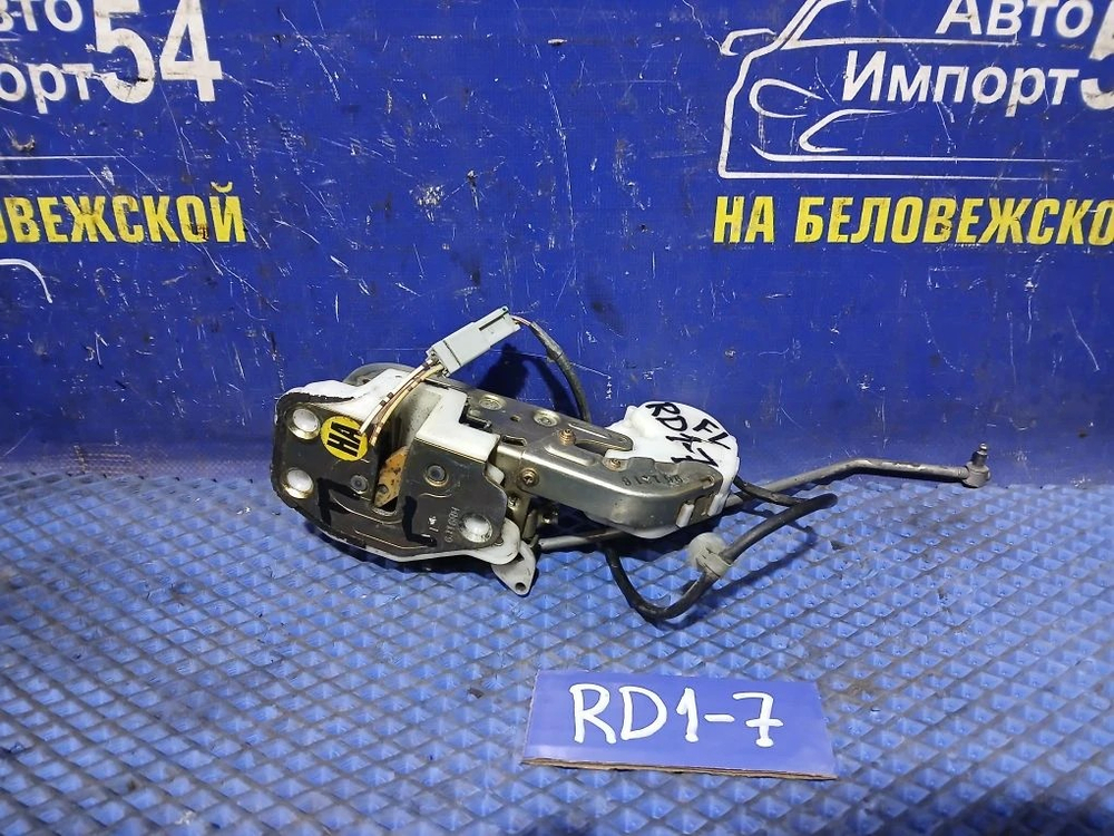 Замок двери передней левой Honda CR-V 1996