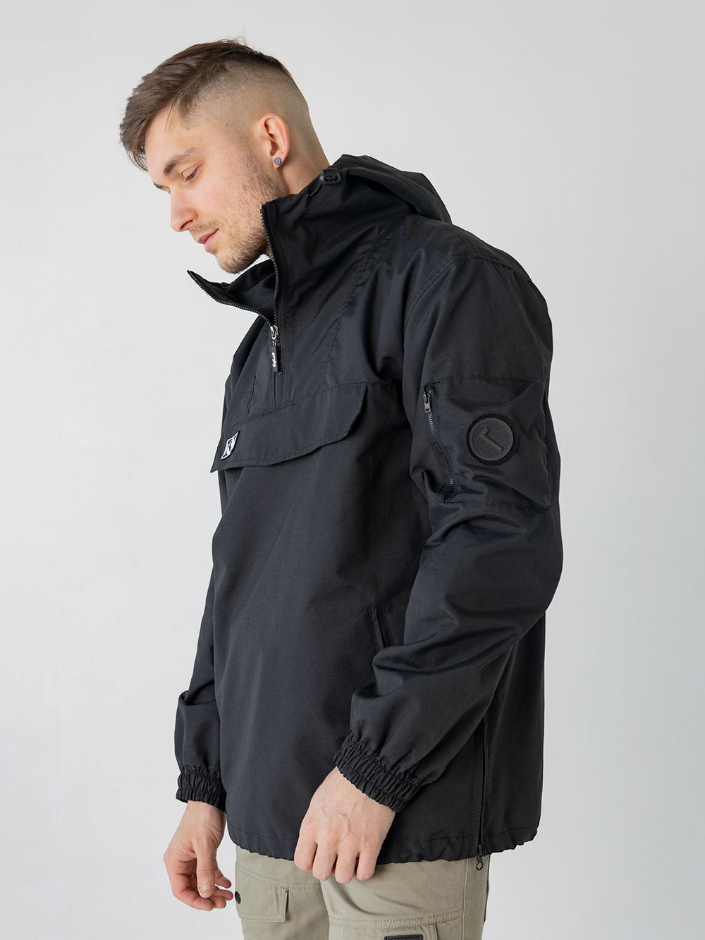 Анорак с боковым карманом Город Горький черный