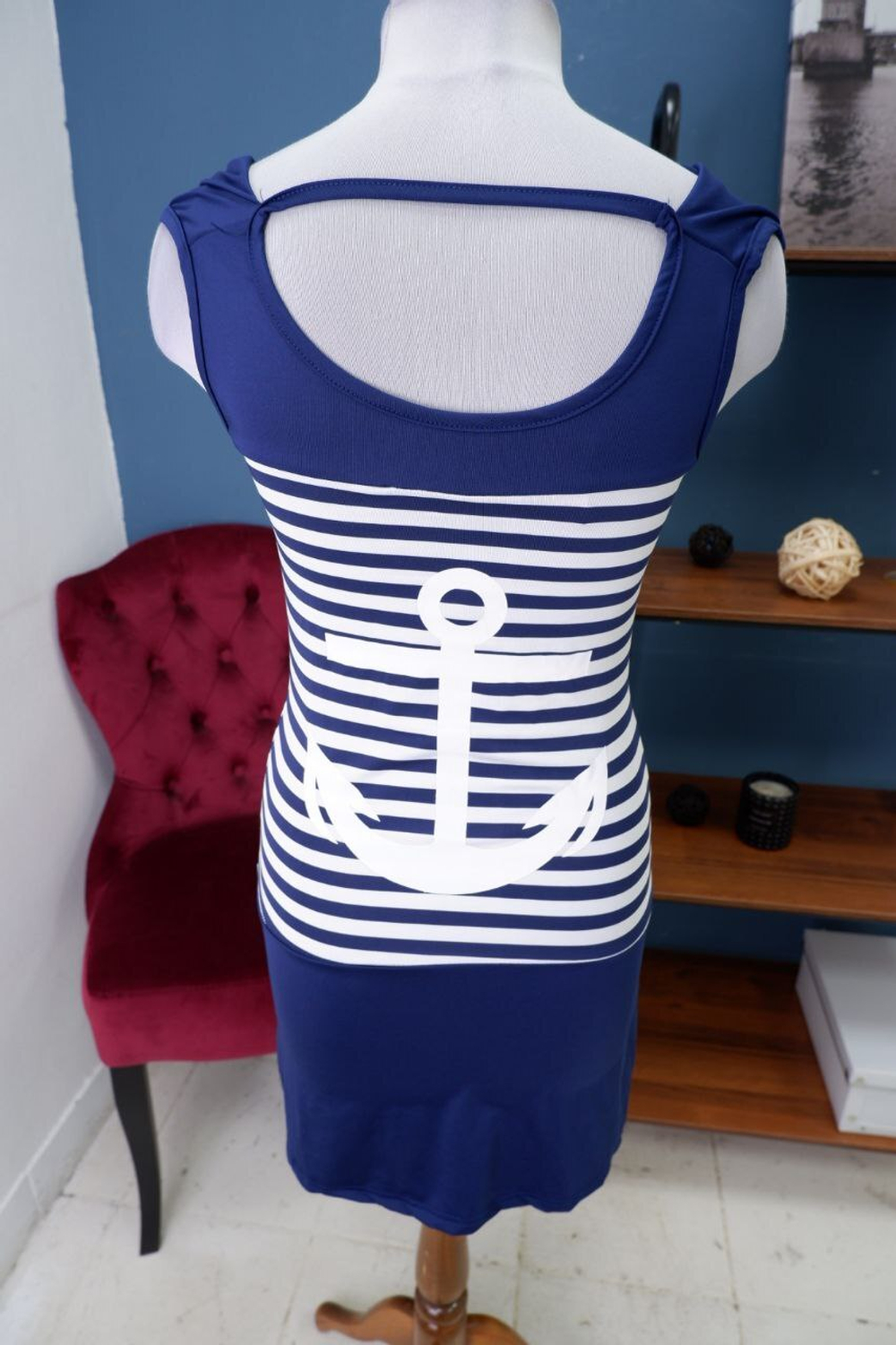 Платье оригинальное 42-44 размер