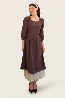 Платье с вырезом-сердечко