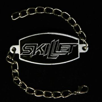 Браслет алюминиевый Skillet ( черная надпись )