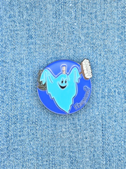 Значок Приведение с мотором - Пошумим?, серия Малыш и Карлсон