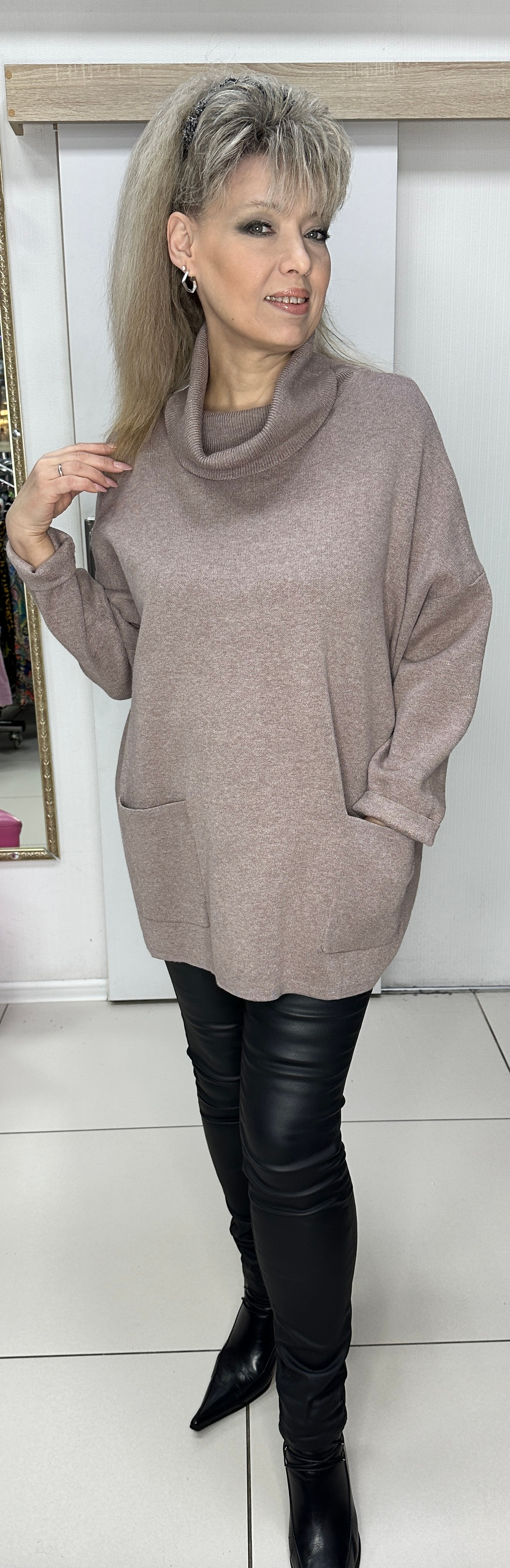 Свитер-джемпер с кармашками