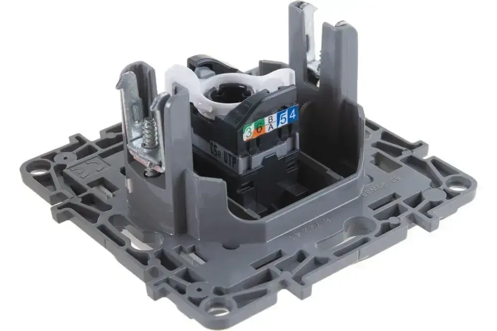 Розетка компьютерная RJ45 категория 5 UTP белая Legrand Etika