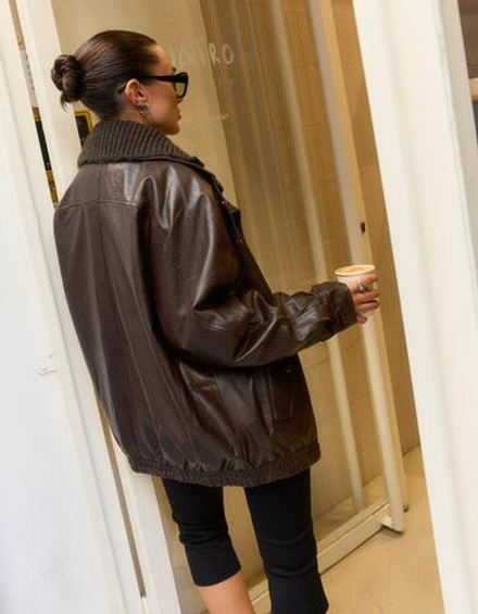 BERSHKA Куртка из искусственной кожи оверсайз, коричневый