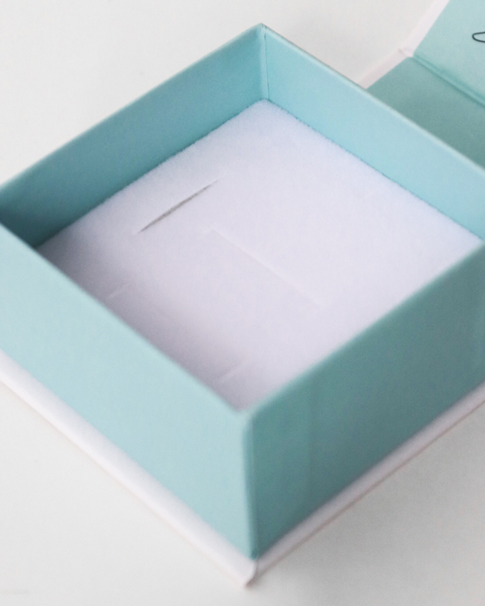 Ювелирный футляр «Марк. Сюрприз» под серьги