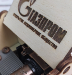 Музыкальная деревянная шкатулка с гравировкой под заказ