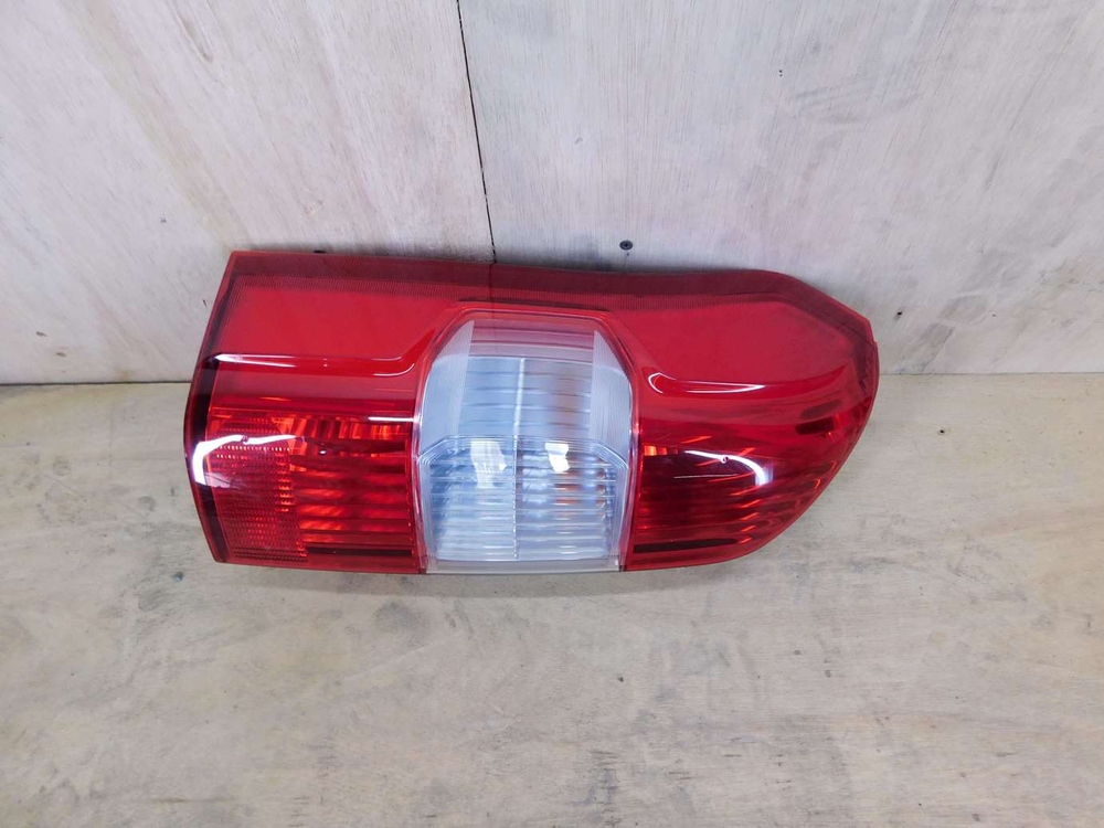 стоп левый Toyota Probox NSP160 NCP160 52-280