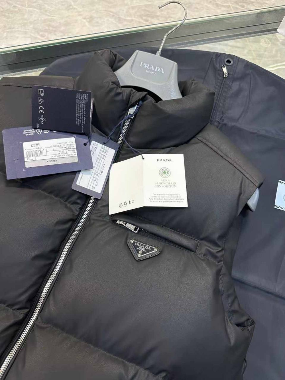 Безрукавка Prada
