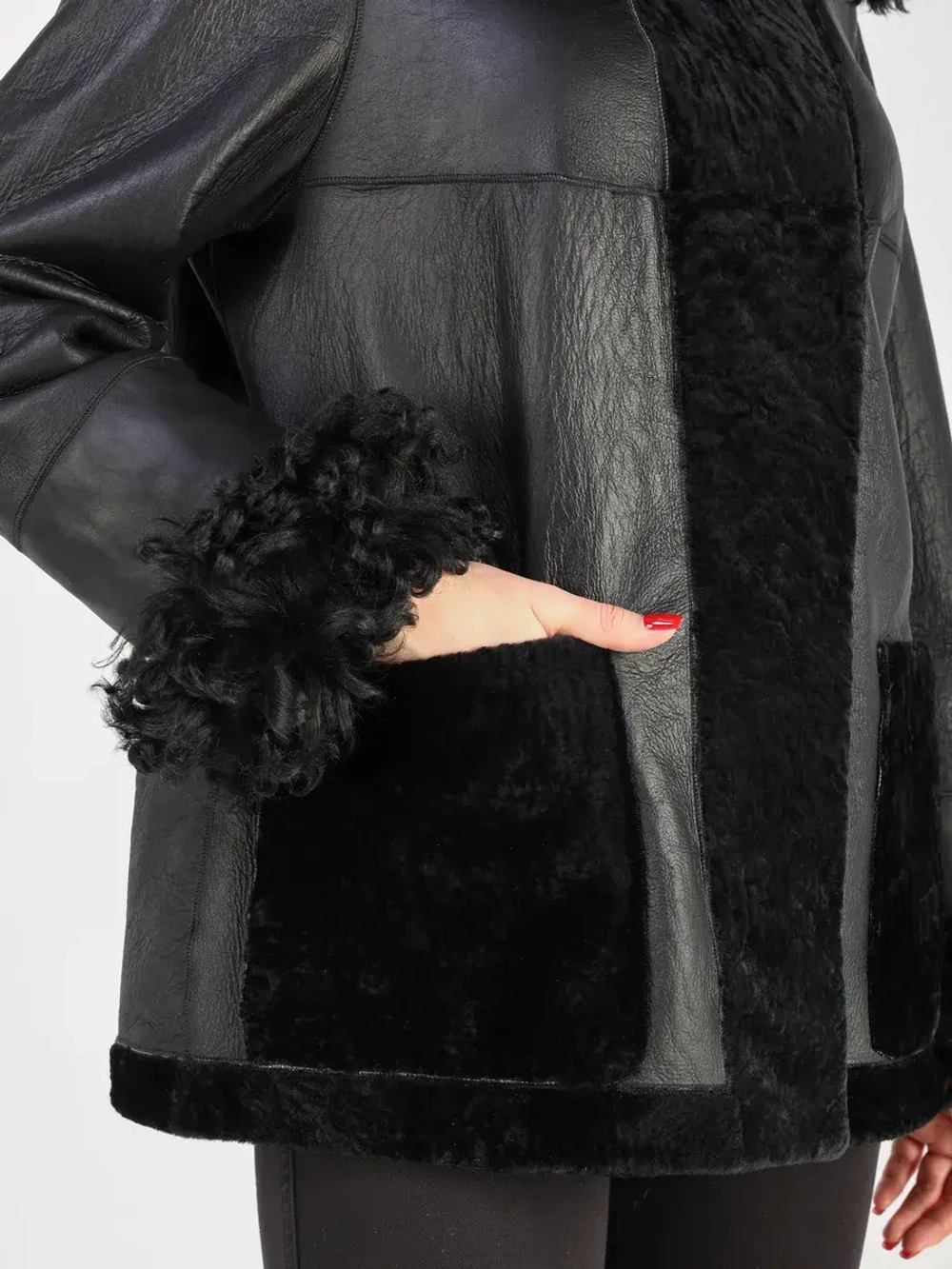 Дубленка зимняя шуба натуральная короткая двусторонняя