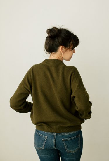 Джемпер Л.Т., 100% шерсть ягнёнка, цвет хаки.