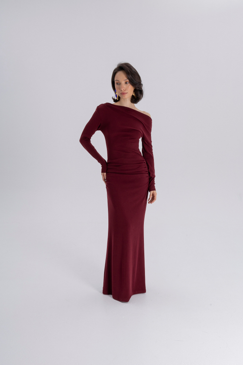 Платье плечо