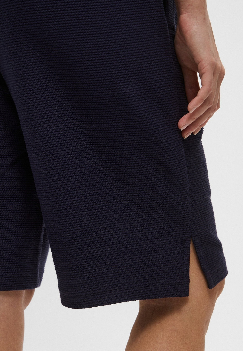 Шорты спортивные мужские PUMA PREMIUM ESS Jacquard Long Line Relaxed Shorts 11"