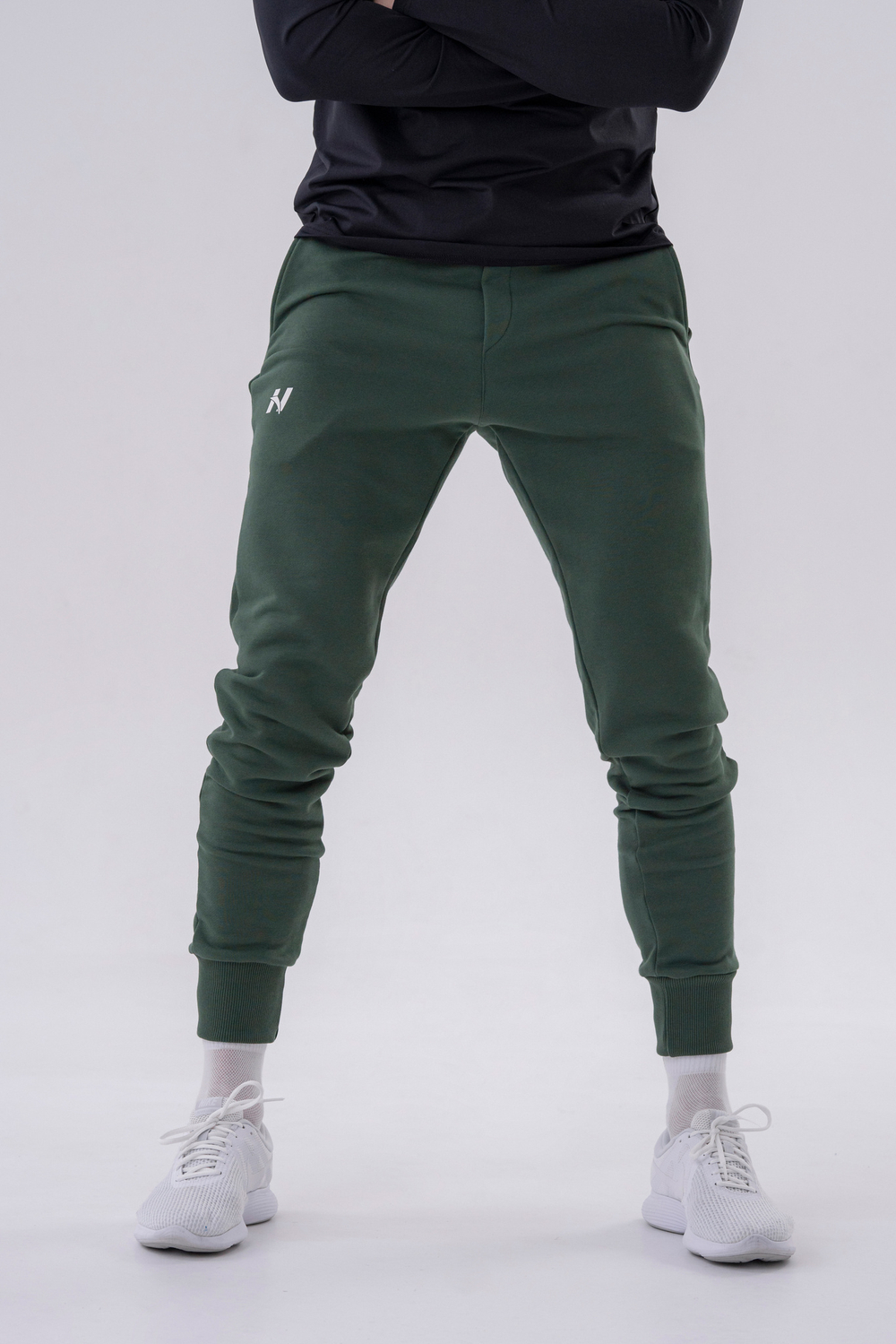 Мужские брюки Nebbia Slim sweatpants with side pockets “Reset” 321 D.green