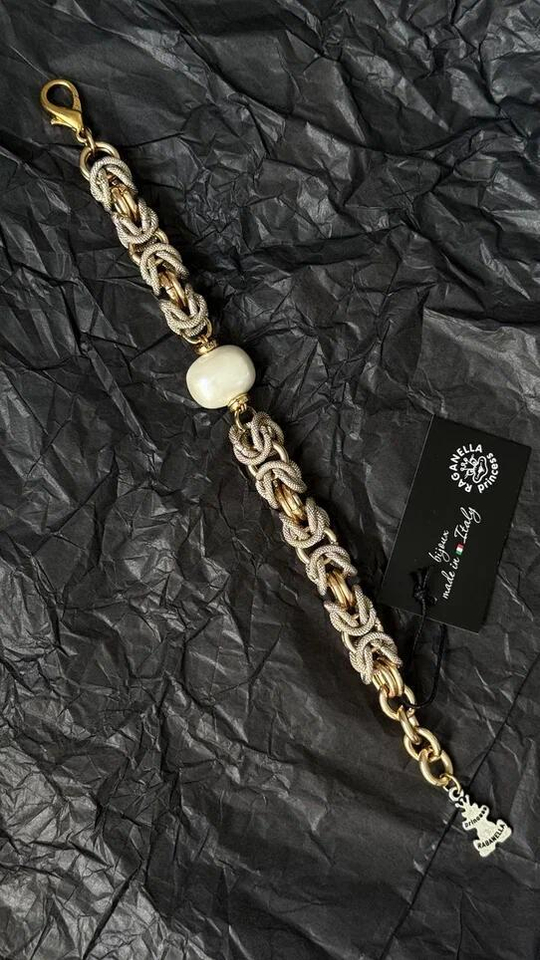 Браслет Византия биколор с белым жемчугом Майорка, оттенок серебро и золото