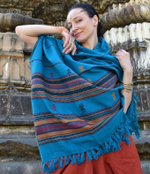 Шаль с гуджаратской вышивкой