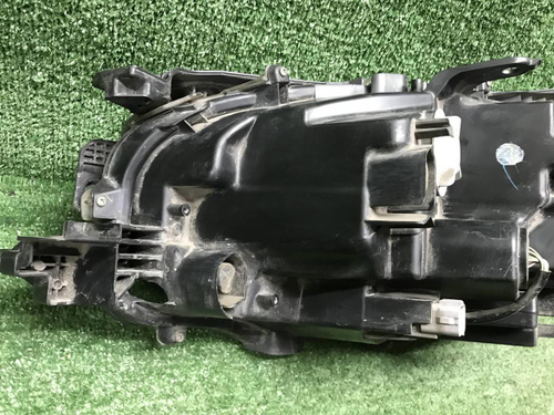 Фара правая Toyota Fortuner 2 (2020-н.в.) LED