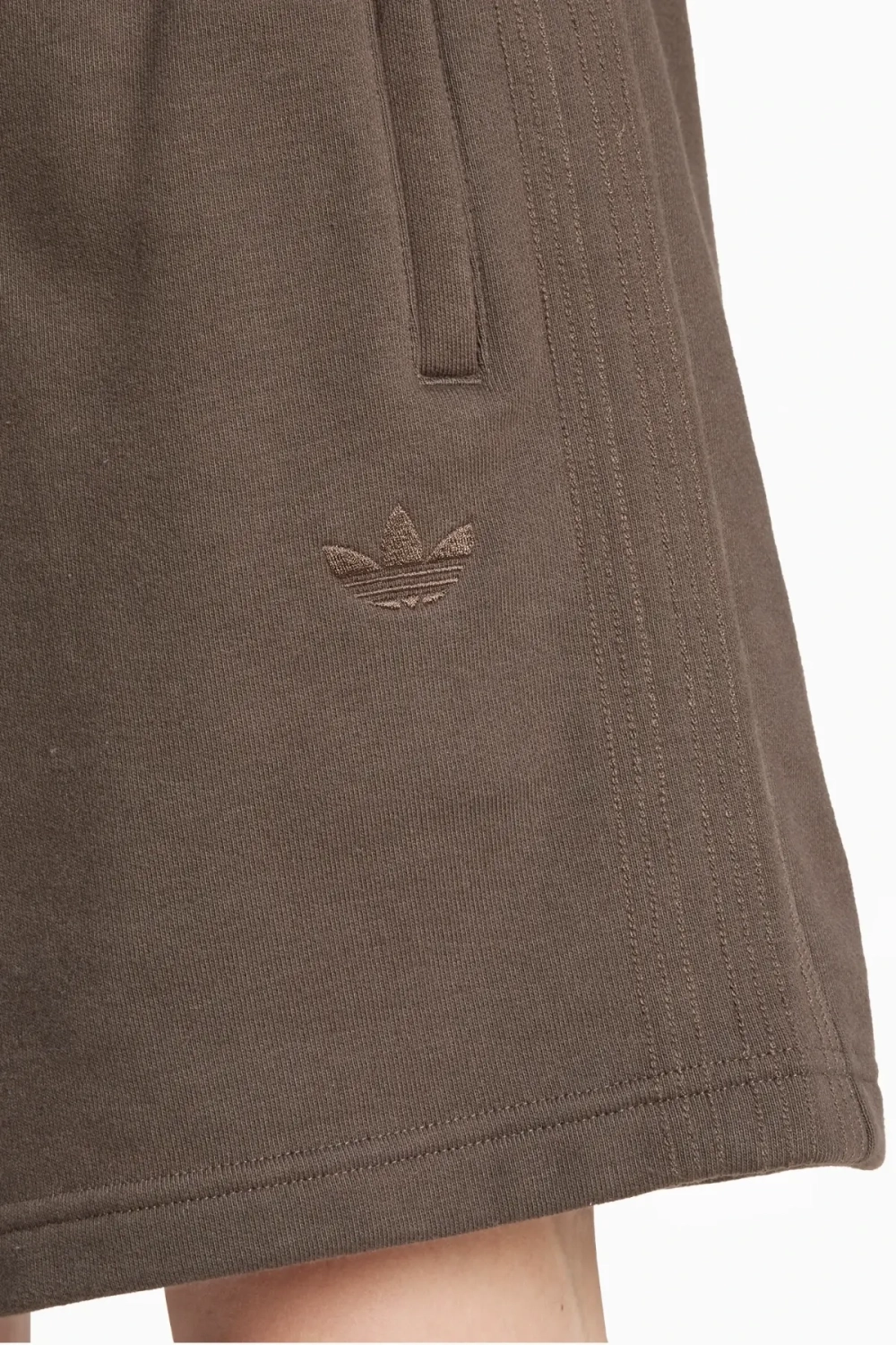 Шорты adidas Premium Essentials - зеленый