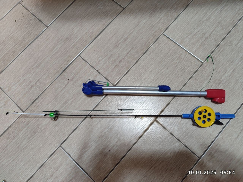 Самозасекающая зимняя удочка Саранча