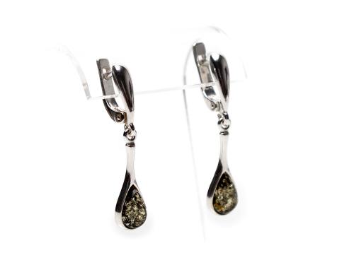 Серьги с цельным янтарем зеленого цвета