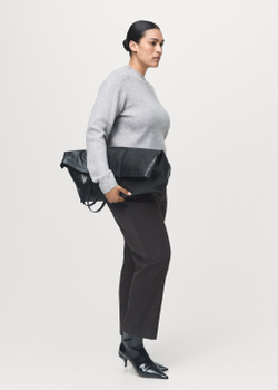 Брюки зауженного укороченного кроя в тонкую полоску