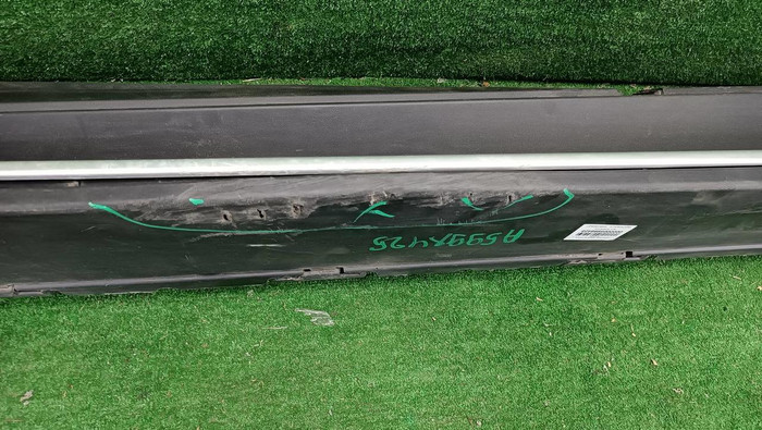 Наклад порога левая Mercedes ML GLE W166 (2011-2018)