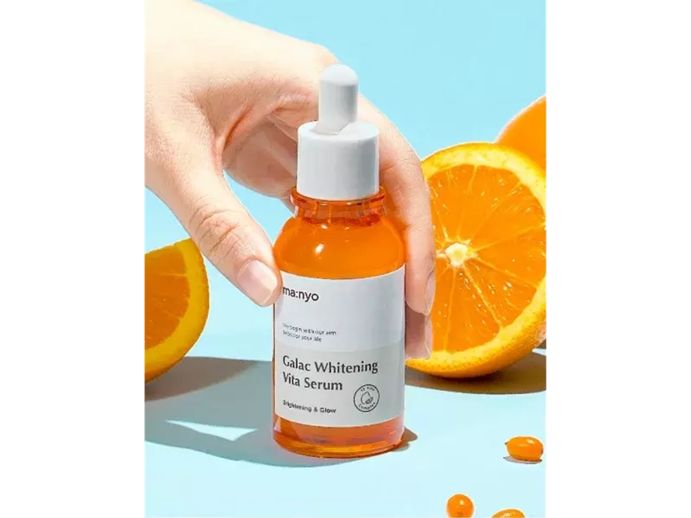 Мультивитаминная сыворотка для тусклой кожи Manyo Galac Whitening Vita Serum 50ml