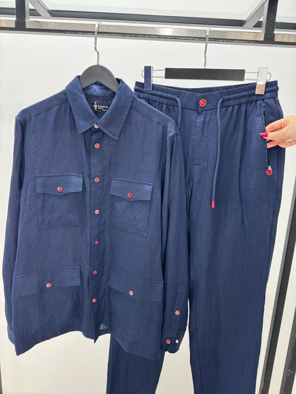 Льняной костюм Kiton