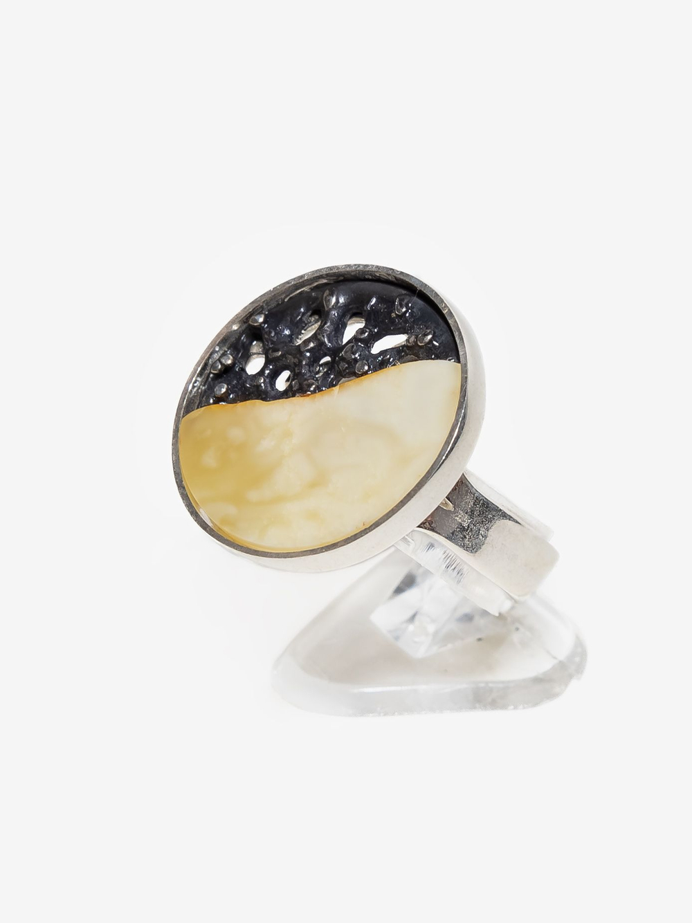 Уникальное серебряное кольцо с пейзажным янтарем, безразмерное