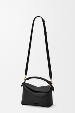 Loewe Маленькая сумка Puzzle Edge из мягкой зернистой телячьей кожи, черный