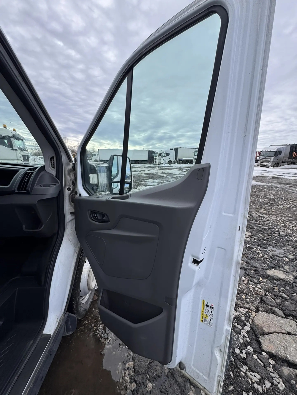 Ford TRANSIT Микроавтобус Chassis Cab Isothermal Box SVO 470E L4H1 2.2TDi 155hp 6MT RWD