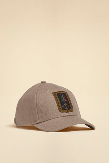 Бейсболка из шерсти